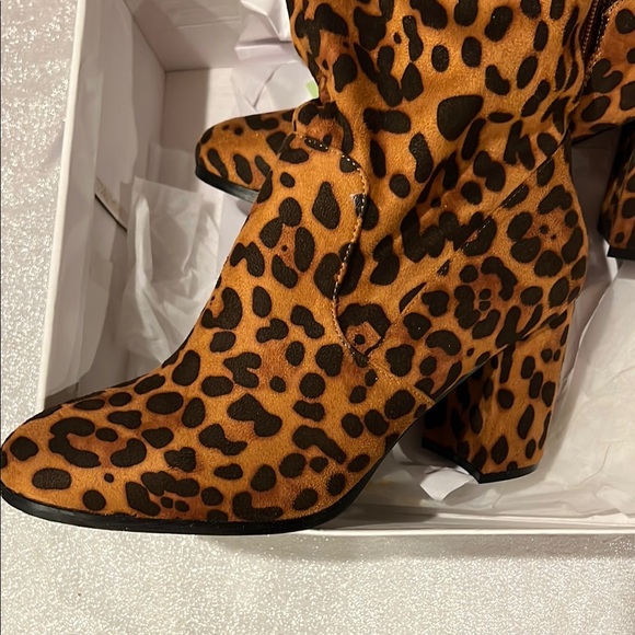 Brown Tan Heeled Boots with Suede Texture - Picture 3 of 3